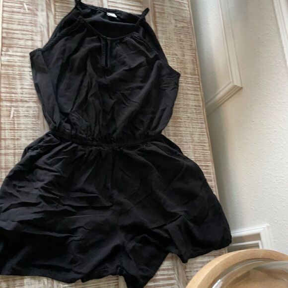 Old navy women’s short romper size extra small - Picture 1 of 5